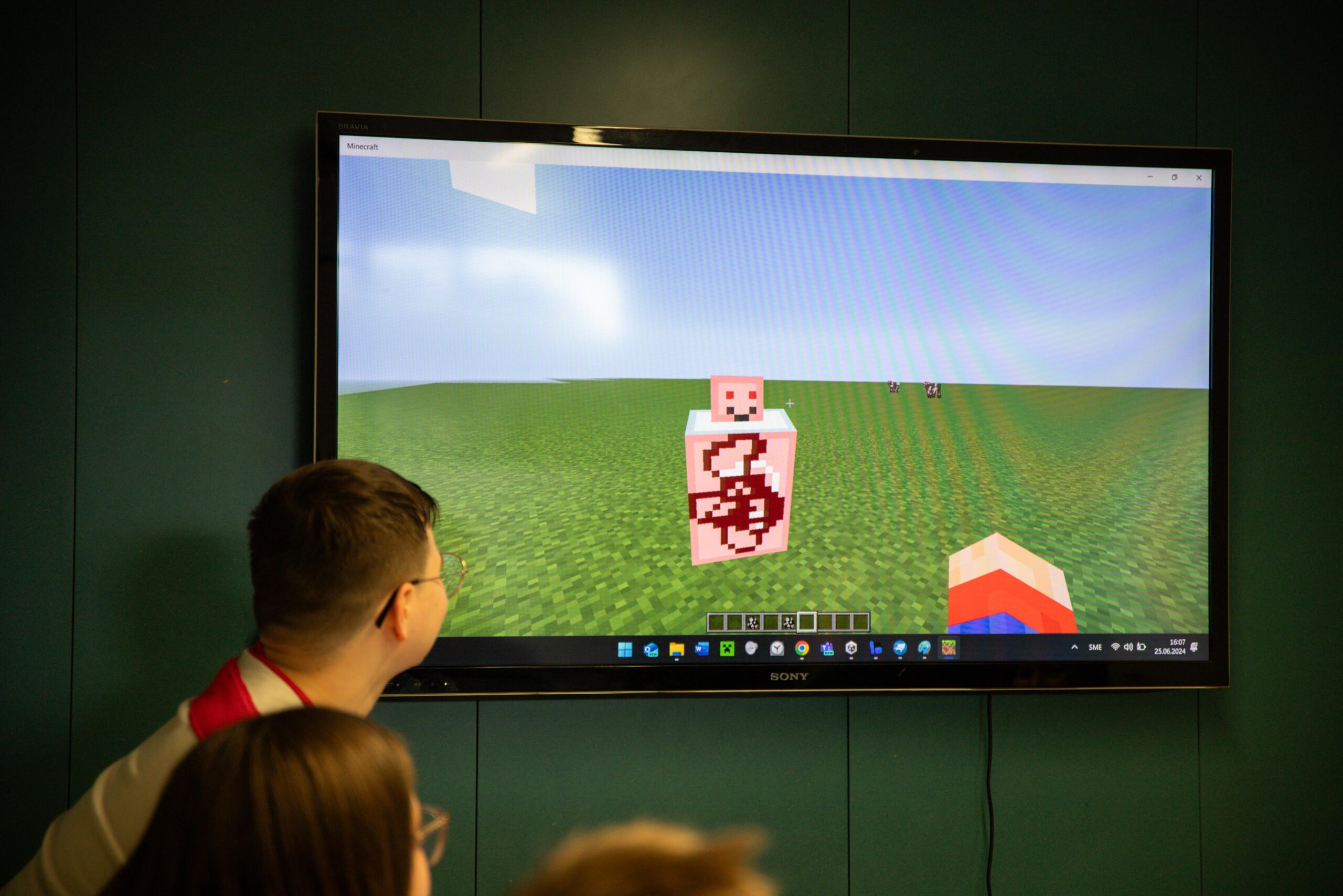 Govven: Áslat Issát Eira