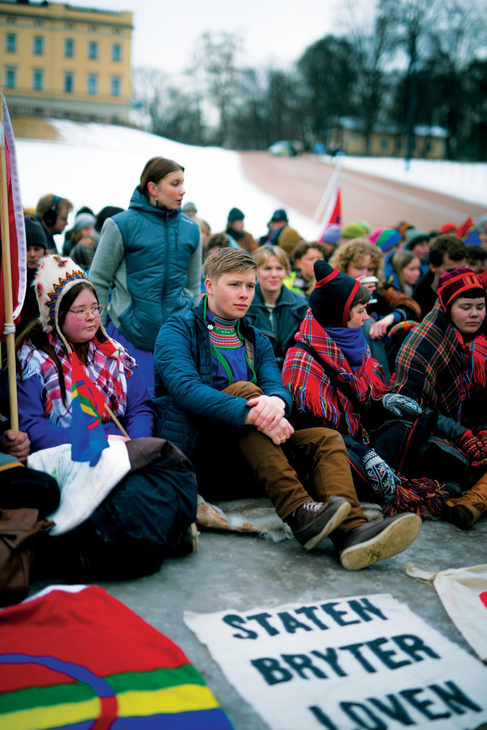 Jon Anta i Oslo, utenfor slottet, i mars 2023. Der ble den første Fosen-aksjonen avsluttet. Foto: Niels Ovllá Oskal Dunfjell